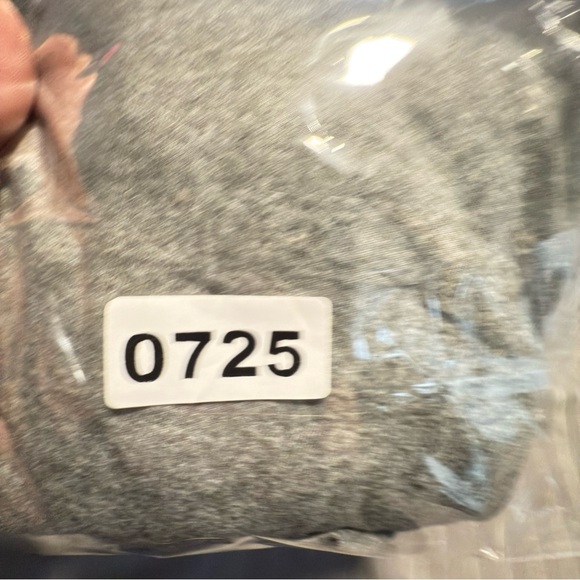 Nike Heather Gray Long Sleeve Men's Tee - Picture 6 of 6